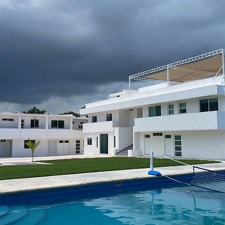 Guest House Stone Wall Residences Cancun Exterior photo