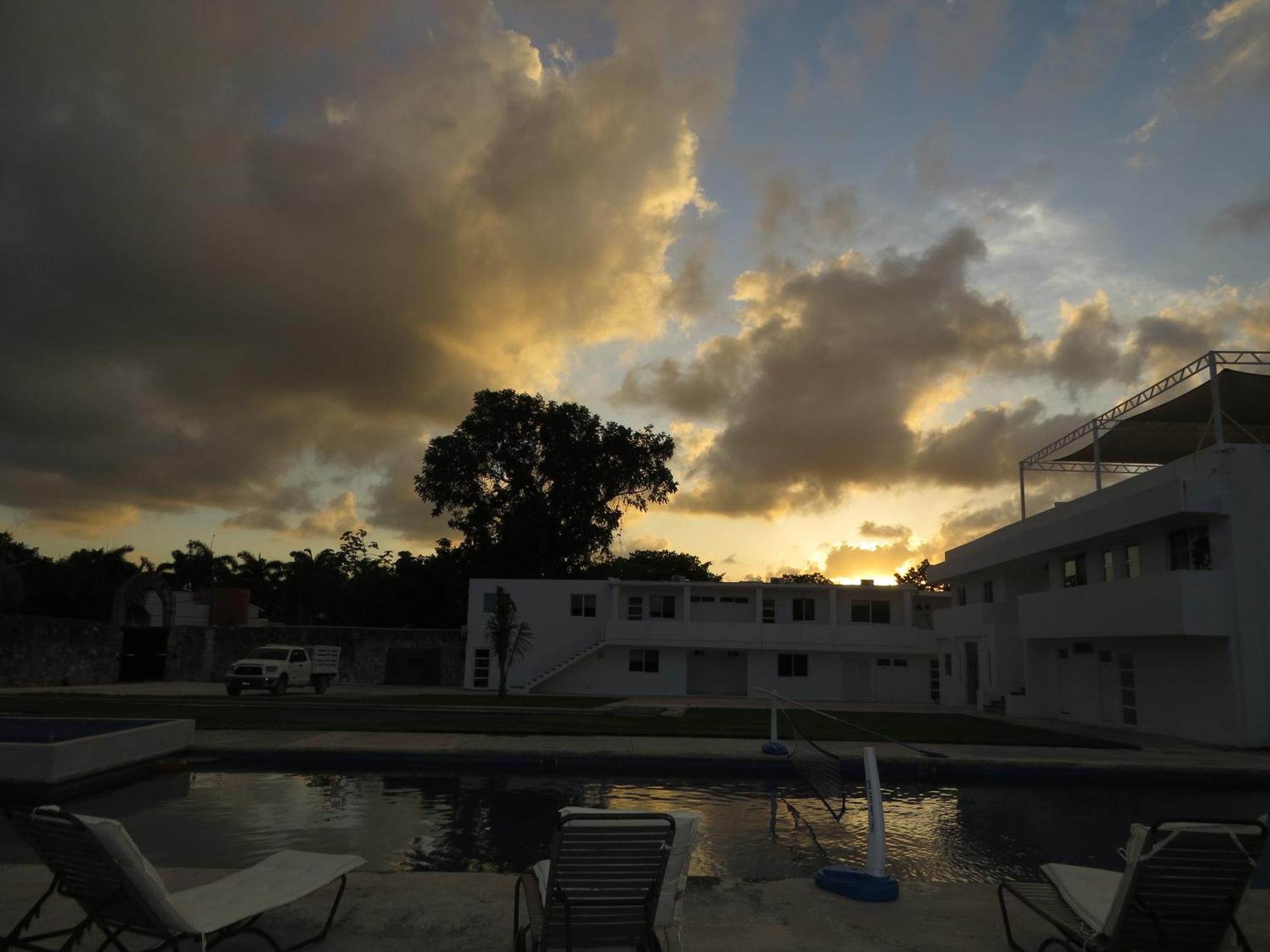 Guest House Stone Wall Residences Cancun Exterior photo